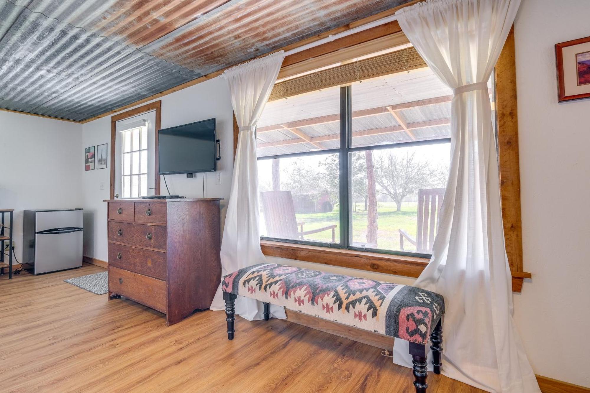 Delightful Carmine Studio On Farm Near Round Top! ภายนอก รูปภาพ